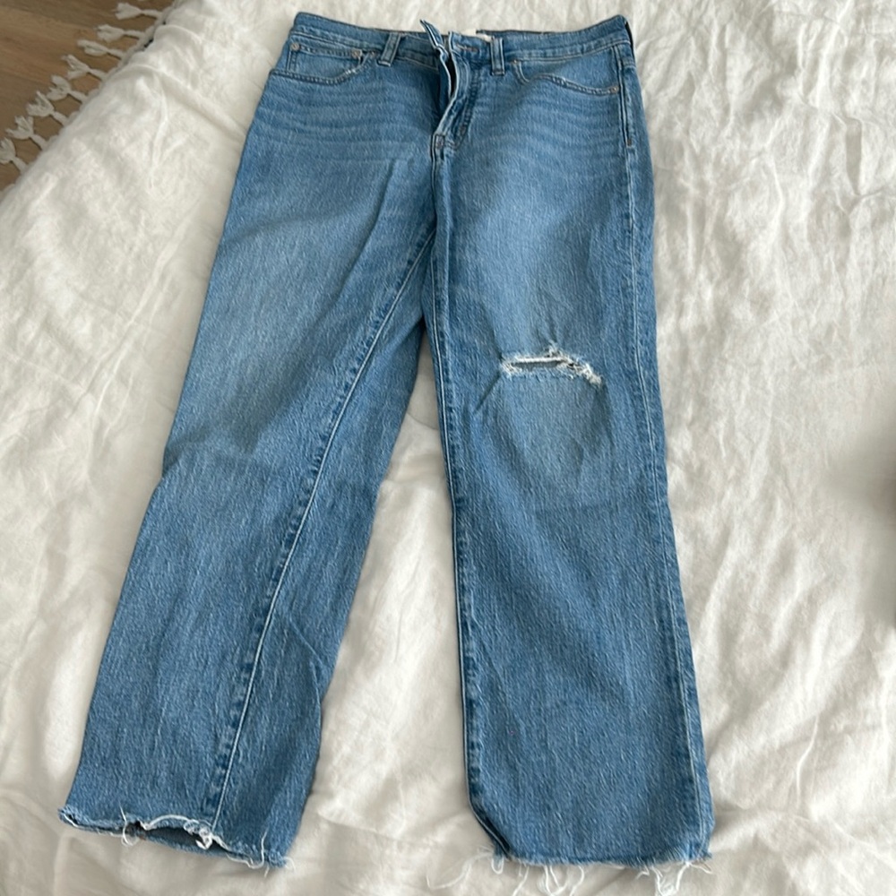 MADEWELL LT WASH DENIM WITH RIPPED KNEE, SIZE 28
